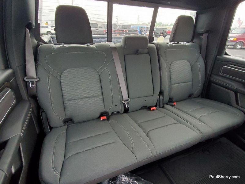2025 RAM 1500 Big Horn Crew Cab 4x4 5