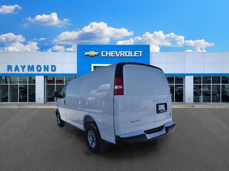 New 2025 Chevrolet Express 2500 Work VanImage 6