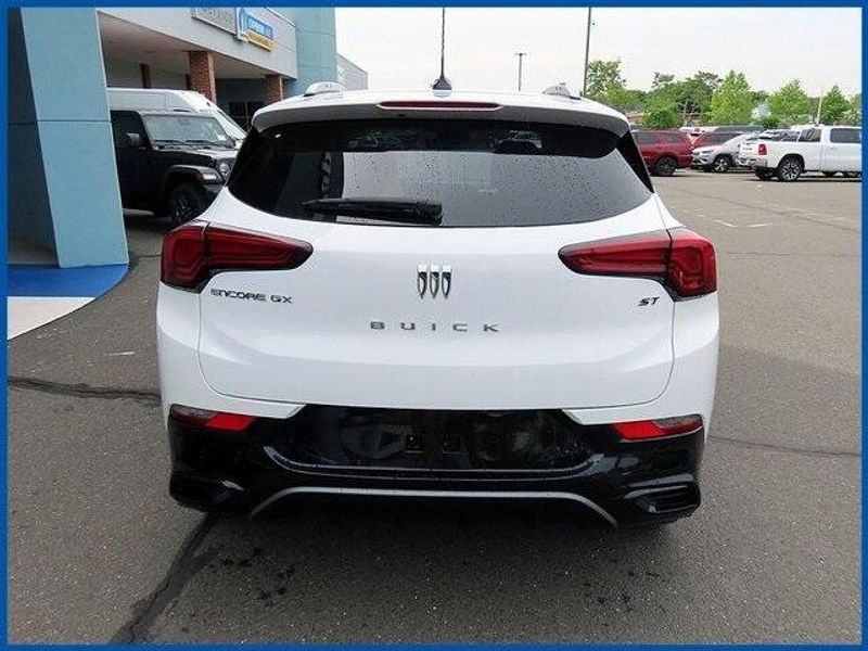 2024 Buick Encore GX Sport TouringImage 6