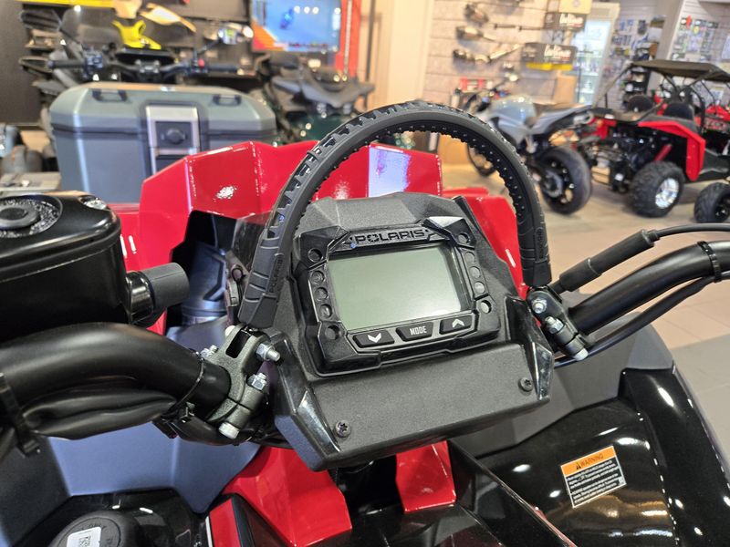 2025 Polaris SPORTSMAN XP 1000 MUD EDITION ONYX BLACK AND PERFORMANCE RED ACCENTS Image 16