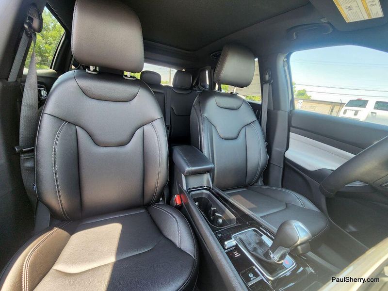New 2025 Jeep Compass Limited 4x4Image 4