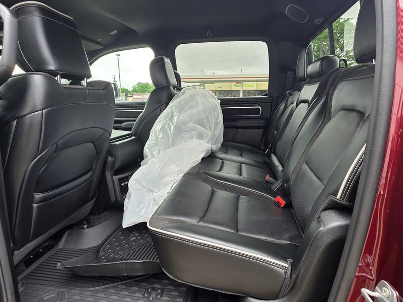 New 2025 RAM 1500 LaramieImage 12