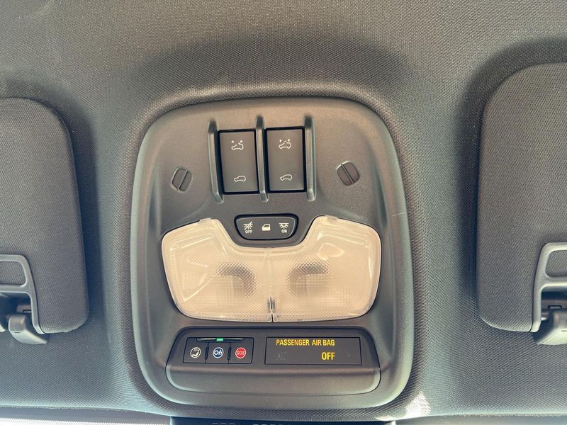 2024 Gmc Canyon AT4 photo 38