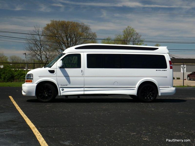 2023 Chevrolet Express Image 8