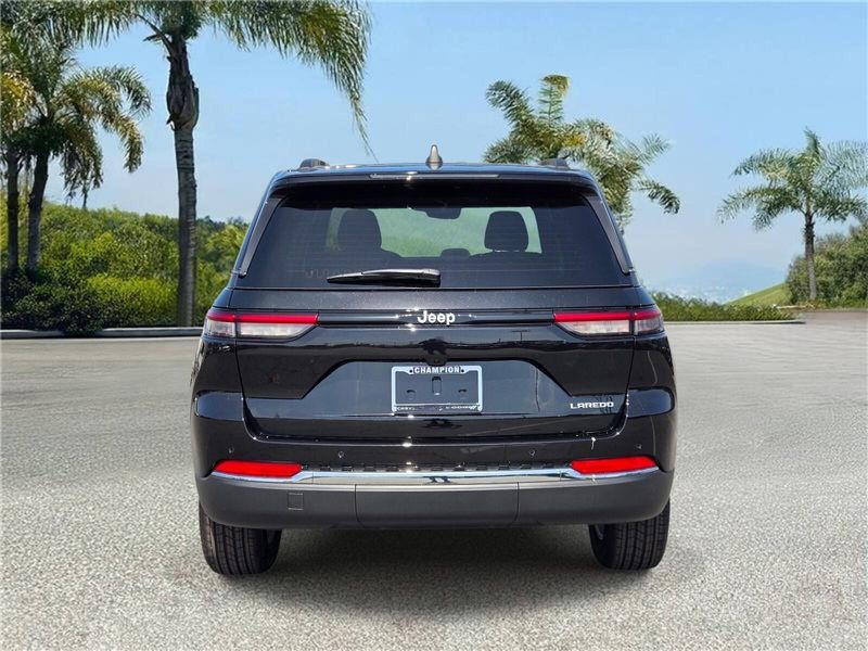 New 2026 Jeep Grand Cherokee Laredo 4x2