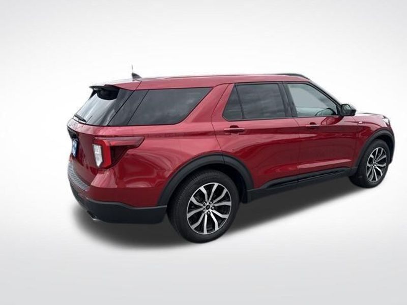 2022 Ford Explorer ST-Line