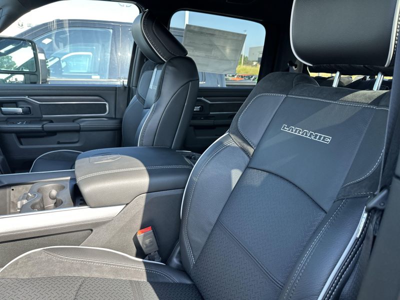 New 2025 RAM 2500 Laramie Crew Cab 4x4 6