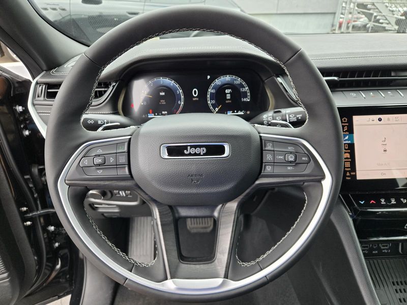 New 2026 Jeep Grand Cherokee Laredo Altitude 4x4