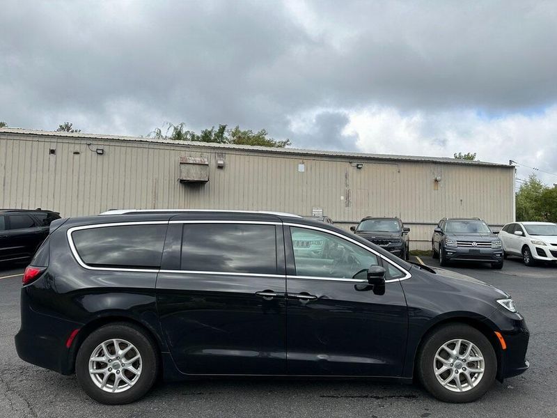 2021 Chrysler Pacifica Touring LImage 12