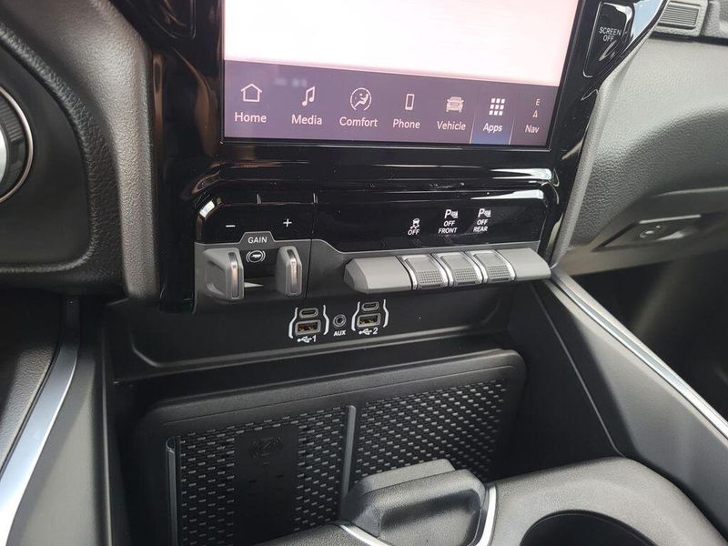 2025 RAM 1500 Lone Star Crew Cab 4x4 5