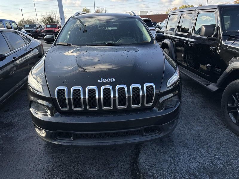 2016 Jeep Cherokee LatitudeImage 2