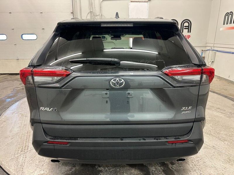 2021 Toyota RAV4 XLEImage 14