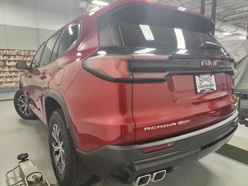 Used 2025 GMC Acadia AWD AT4Image 6