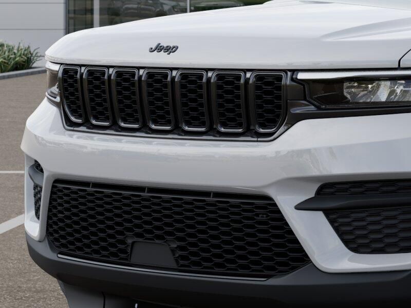 New 2025 Jeep Grand Cherokee Altitude X 4x4Image 23