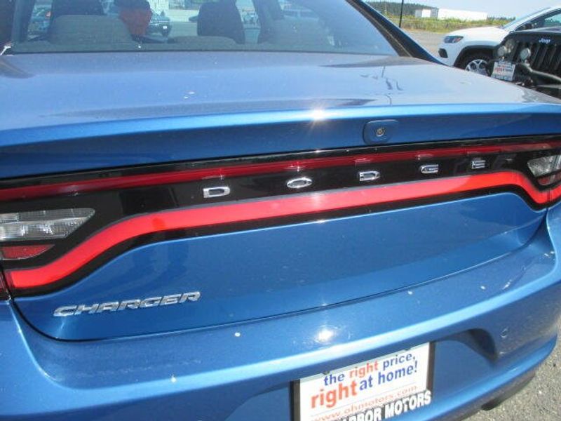 Used 2022 Dodge Charger SXTImage 9