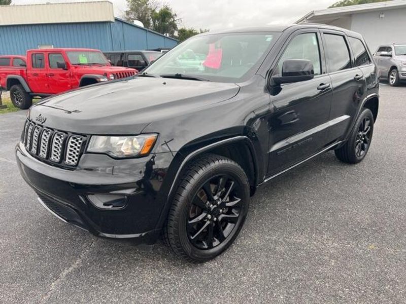 2021 Jeep Grand Cherokee Laredo XImage 4