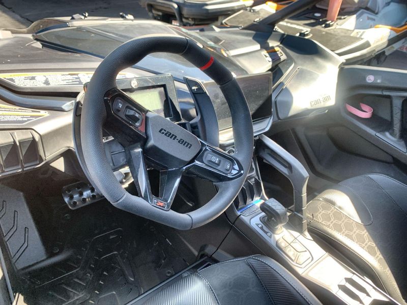 New 2025 Can-Am MAVERICK R X 999T DCT Image 19