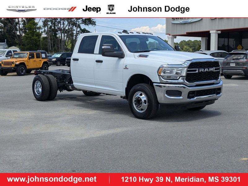 2024 RAM 3500 Tradesman Crew Cab Chassis 4x2 60