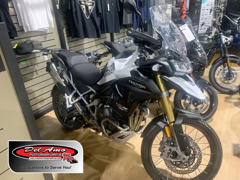 2023 Triumph TIGER 1200 RALLY PRO  in a SNOWDONIA WHITE exterior color. Del Amo Motorsports of Long Beach (562) 362-3160 delamomotorsports.com 