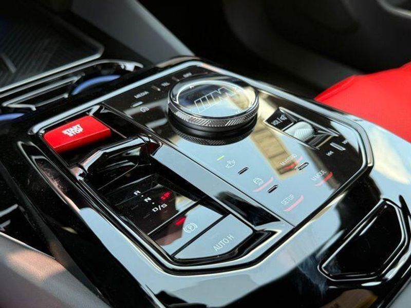 New 2026 BMW M5 BaseImage 24
