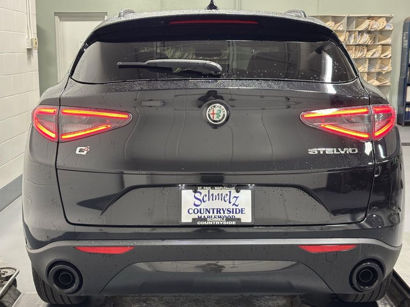 New 2025 Alfa Romeo Stelvio AwdImage 9