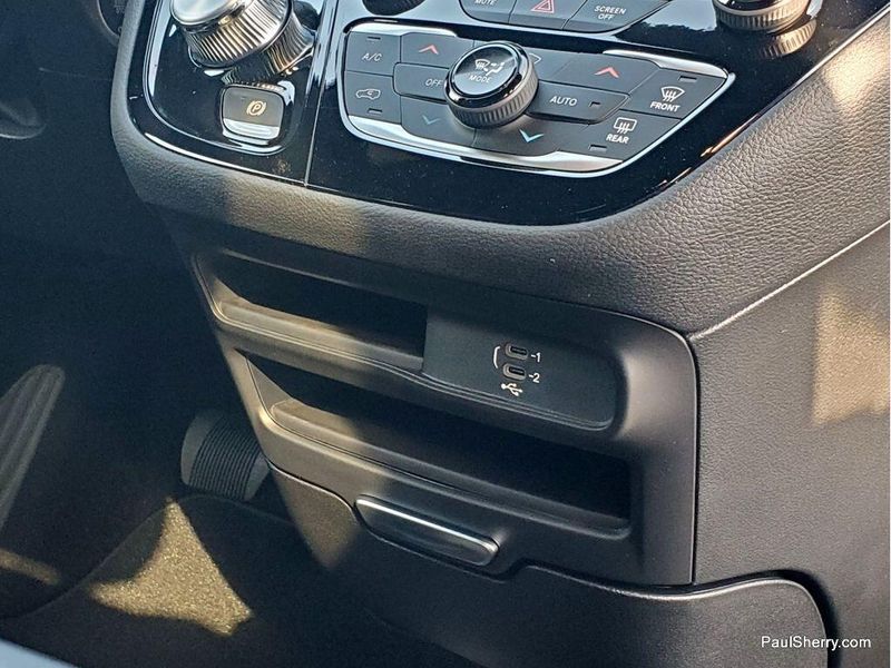 New 2026 Chrysler Pacifica SelectImage 22