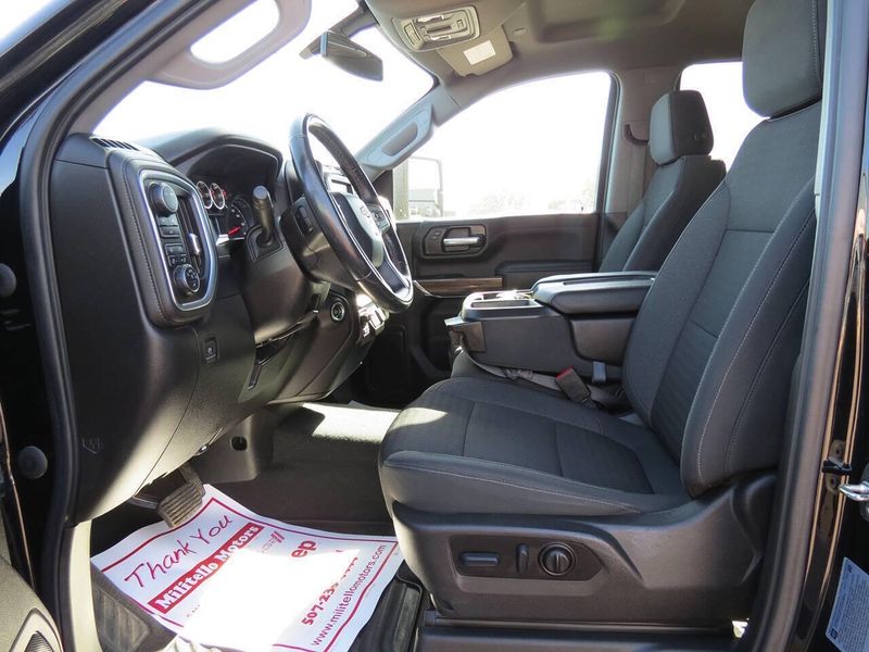 Used 2022 Chevrolet Silverado 2500HD LT 4x4 4dr Crew Cab SBImage 14