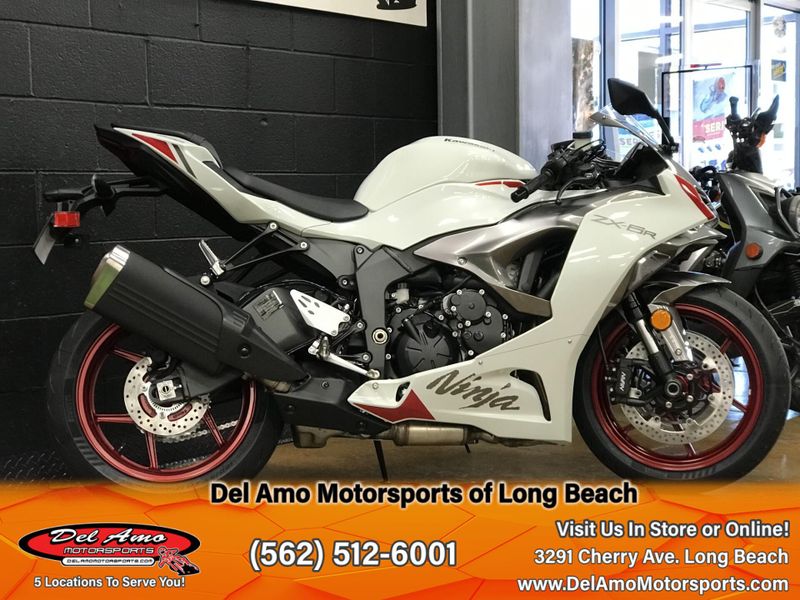 2025 Kawasaki NINJA ZX-6R ABS Image 11