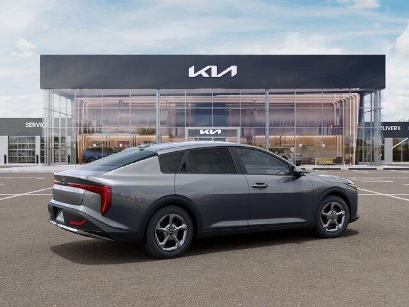New 2026 Kia K4 LXSImage 7