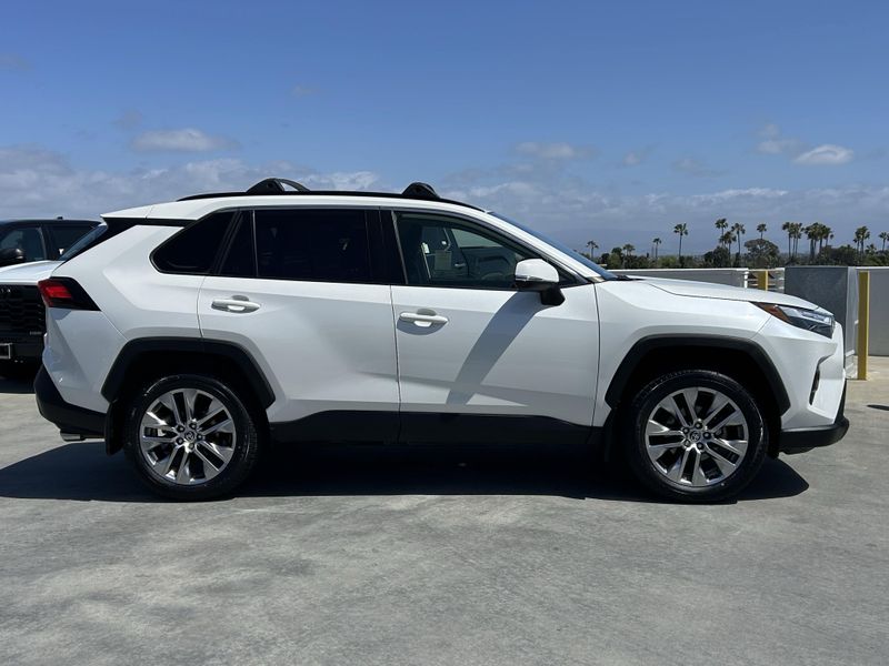 2022 Toyota RAV4 XLE PremiumImage 3