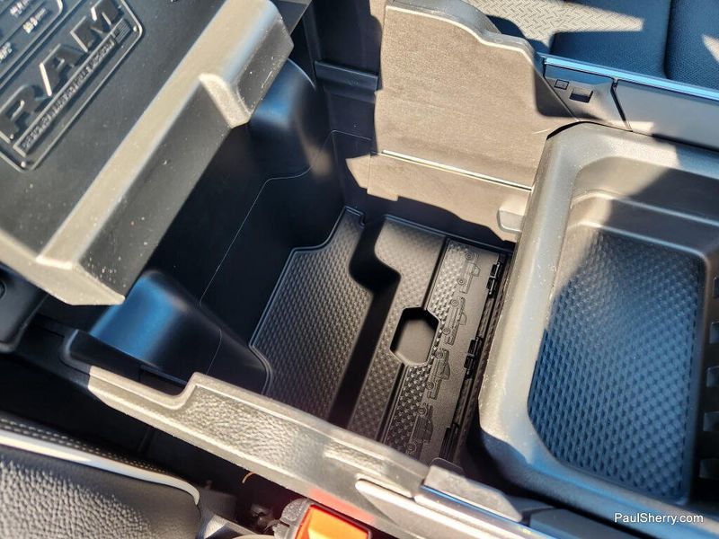 New 2026 RAM 1500 Laramie Crew Cab 4x4 5'7' Box