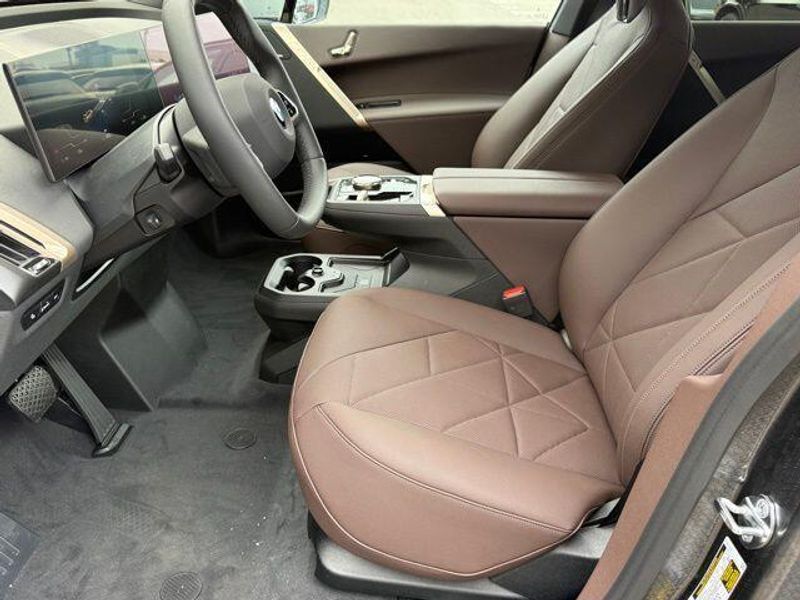 New 2026 BMW iX xDrive45Image 17