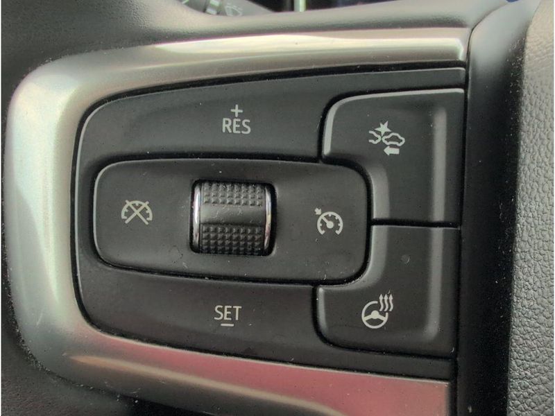 Used 2025 Chevrolet Silverado 1500 LTImage 24