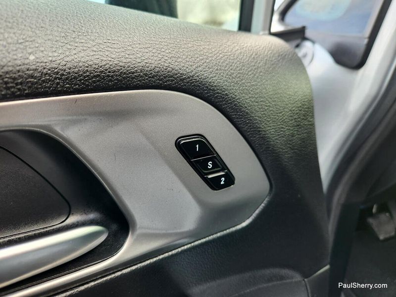 New 2026 Chrysler Pacifica Select