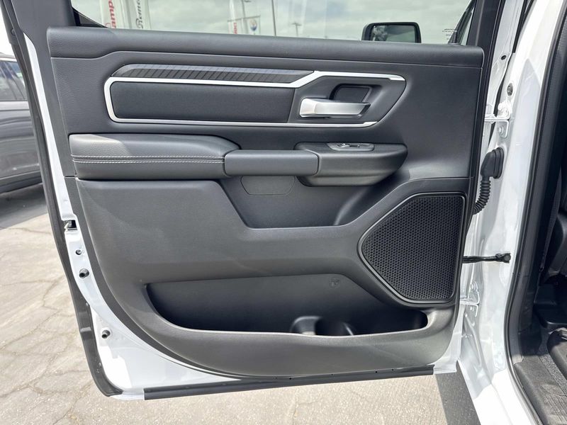 New 2026 RAM 1500 Big Horn Crew Cab 4x2 5'7' Box