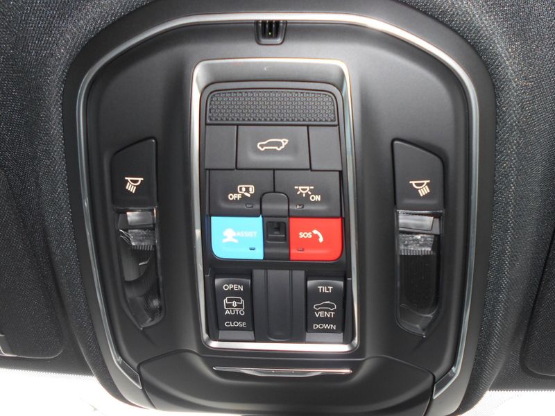2025 Jeep Grand Cherokee Image 15