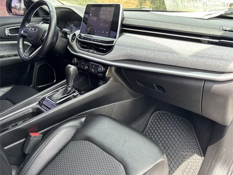 2022 Jeep Compass LatitudeImage 13