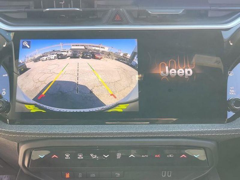 New 2026 Jeep Cherokee Laredo 4x4