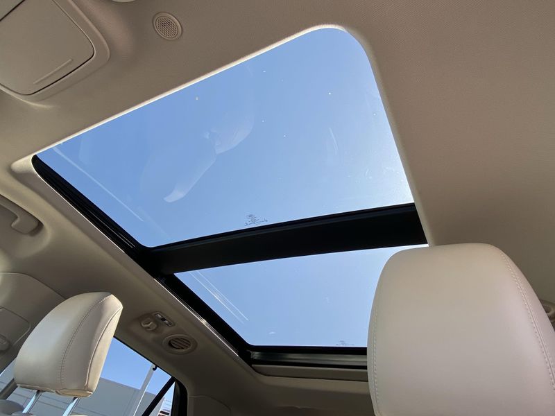 2020 Ford Explorer PlatinumImage 32