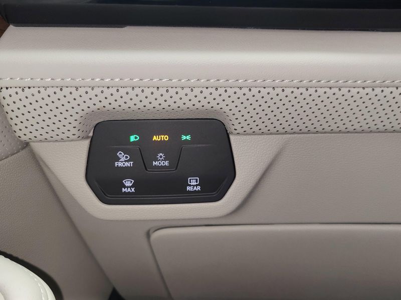 Used 2024 Volkswagen Atlas SE 4-Motion AWDImage 23