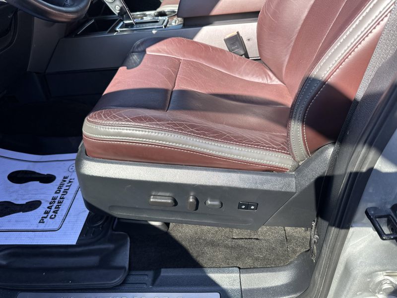 Used 2017 Ford Expedition PlatinumImage 29
