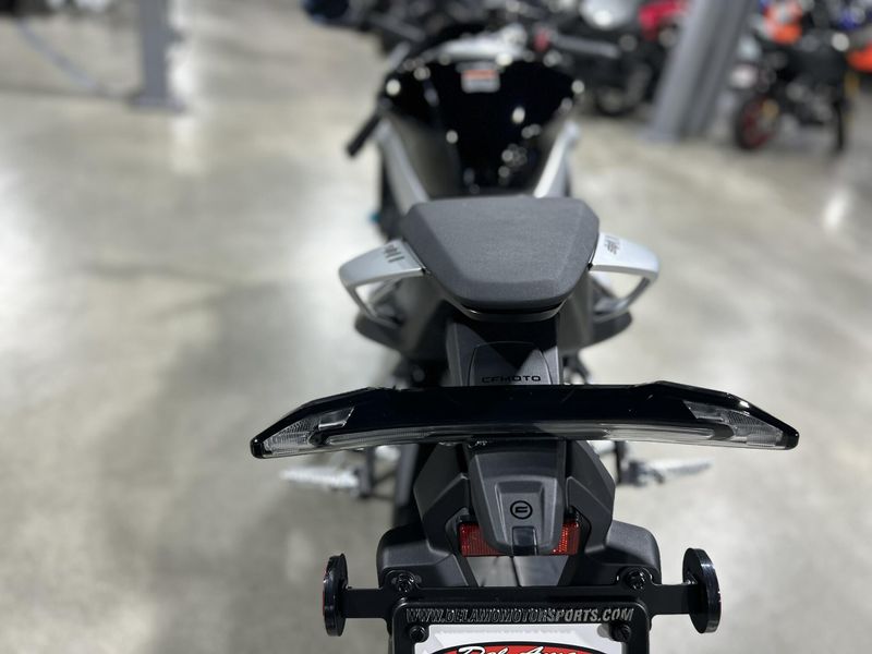 2025 CFMOTO 675SS Image 16