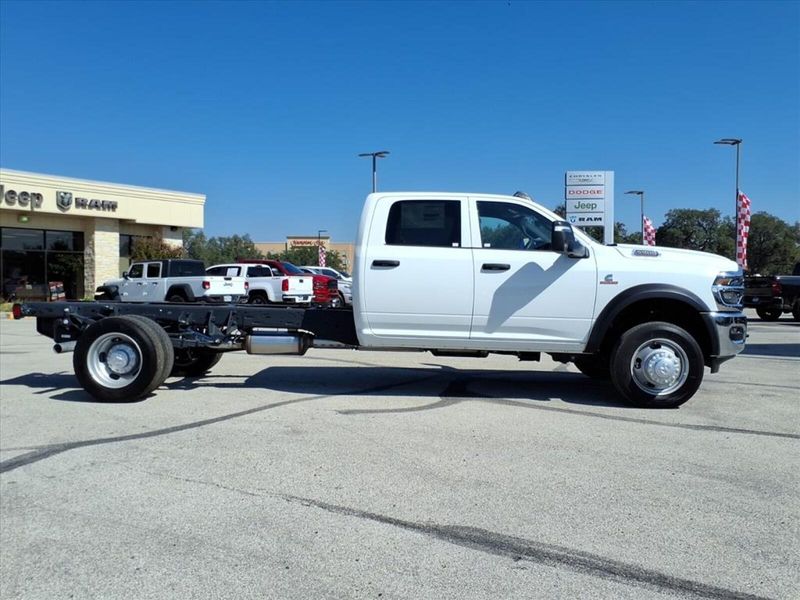 2026 Ram 5500 Tradesman photo 2