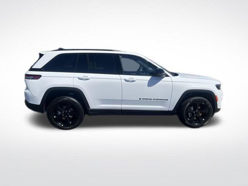 2025 Jeep Grand Cherokee Altitude 4x4