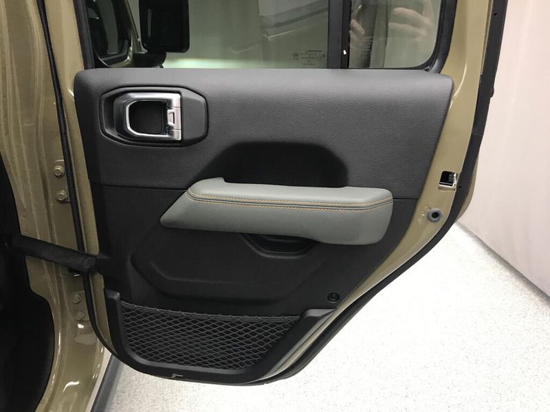 New 2026 Jeep Gladiator Mojave X 4x4Image 13