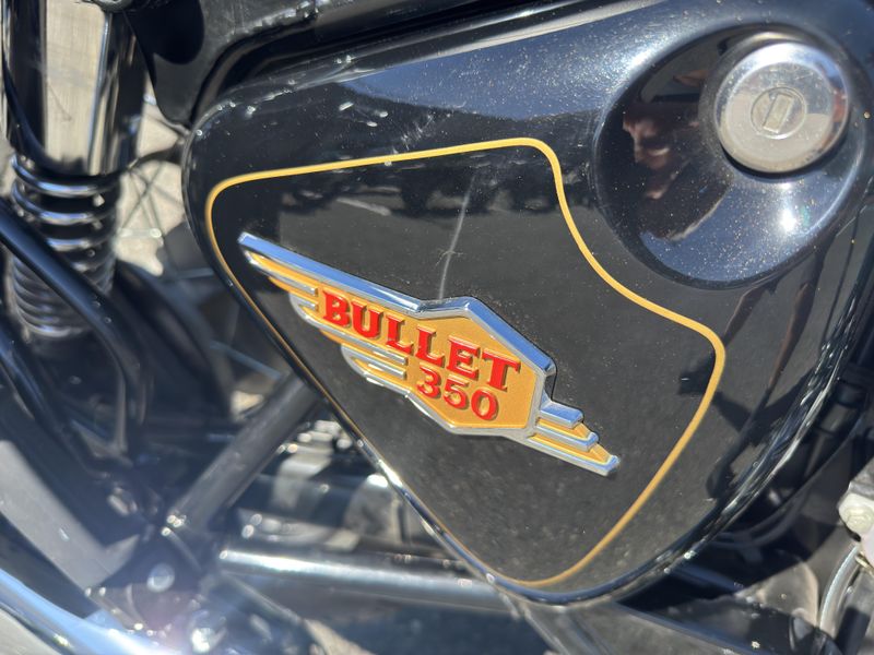 2024 Royal Enfield Bullet 350 - BLACK AND GOLD 