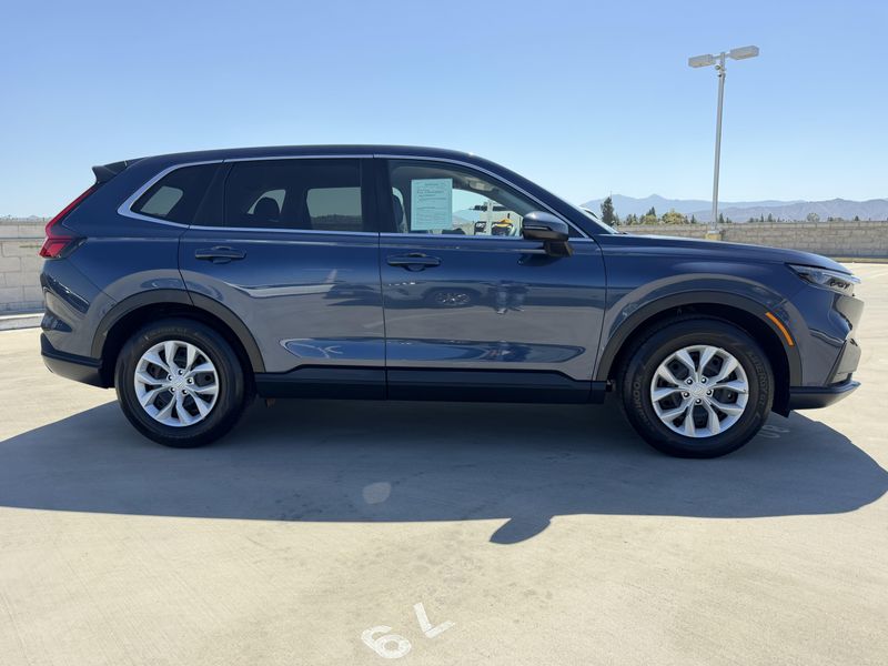 Used 2025 Honda CR-V LXImage 12
