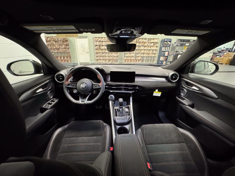 New 2025 Alfa Romeo Tonale Intensa Hybrid EawdImage 16