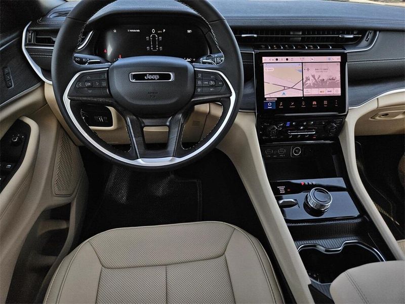 2025 Jeep Grand Cherokee L Limited 4x4Image 28