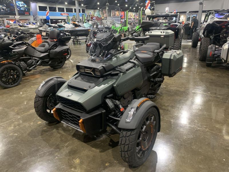 2025 Can-Am CANYON REDROCK Image 1